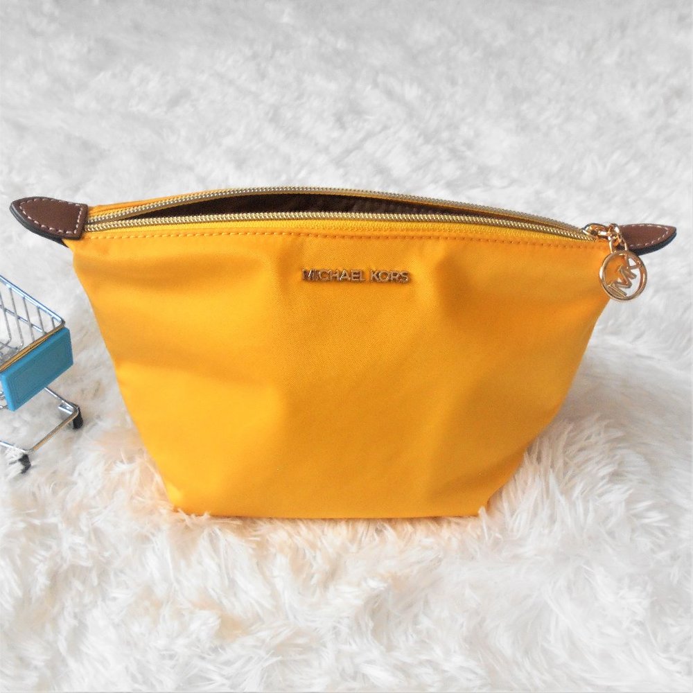 Michael Kors MD Travel Pouch Citrus